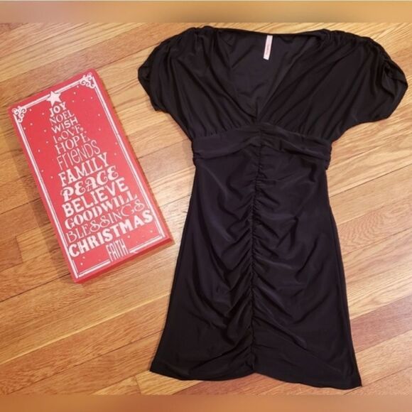 Vanilla Bay Dresses & Skirts - Black Ruffle Mini Dress Cap Sleeve Women's Size Small